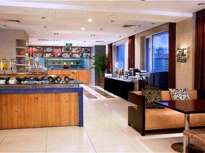 Hotel Express Shangdi By Ihg L Next To Yuanmingyuan Park & Subway & Qinghe Railway Station & Sport L Taxi 15 Minutes To Summer Palace & & Tsinghua L 20 Minutes To Badaling Great By Ra 4*
