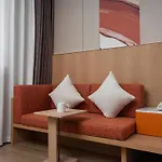 Holiday Inn Express Shangdi Beijing By Ihg L Next To Yuanmingyuan Park & Subway & Qinghe Railway Station & Beijing Sport University L Taxi 15 Minutes To Summer Palace & Peking University & Tsinghua University L 20 Minutes To Badaling Great Wall By Ra