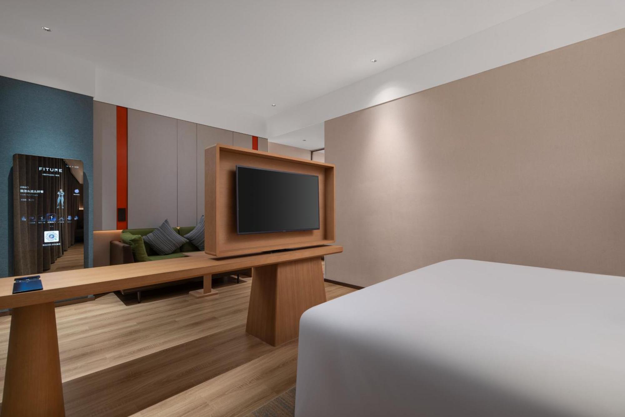 Hotel Express Shangdi By Ihg L Next To Yuanmingyuan Park & Subway & Qinghe Railway Station & Sport L Taxi 15 Minutes To Summer Palace & & Tsinghua L 20 Minutes To Badaling Great By Ra Peking (Beijing)