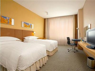 Express Shangdi By Ihg L Next To Yuanmingyuan Park & Subway & Qinghe Railway Station & Sport L Taxi 15 Minutes To Summer Palace & & Tsinghua L 20 Minutes To Badaling Great By Ra Hotel