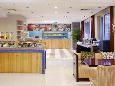 Hotel Express Shangdi By Ihg L Next To Yuanmingyuan Park & Subway & Qinghe Railway Station & Sport L Taxi 15 Minutes To Summer Palace & & Tsinghua L 20 Minutes To Badaling Great By Ra
